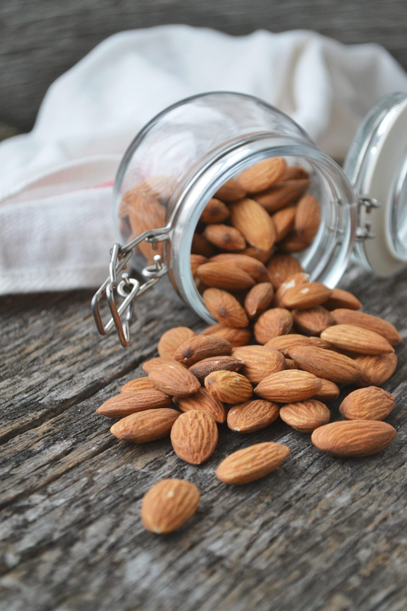 nutrition to live | almonds